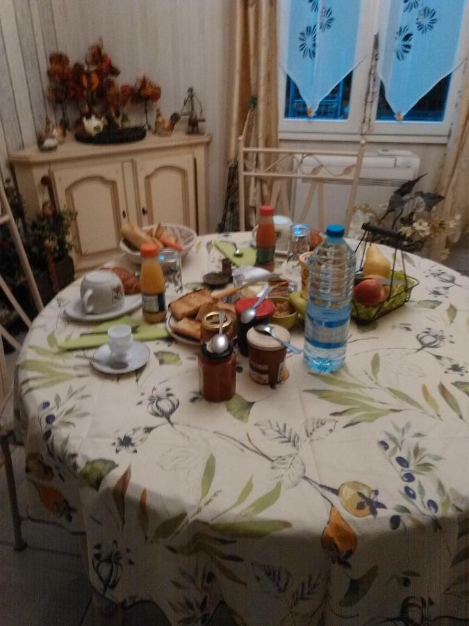 Chambre Chez L'Habitant Ambares-et-Lagrave Экстерьер фото